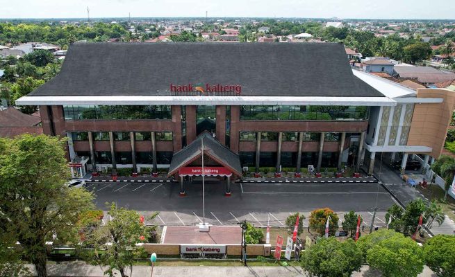 Foto gedung kantor pusat Bank Kalteng di Jalan RTA Milono, Palangka Raya.